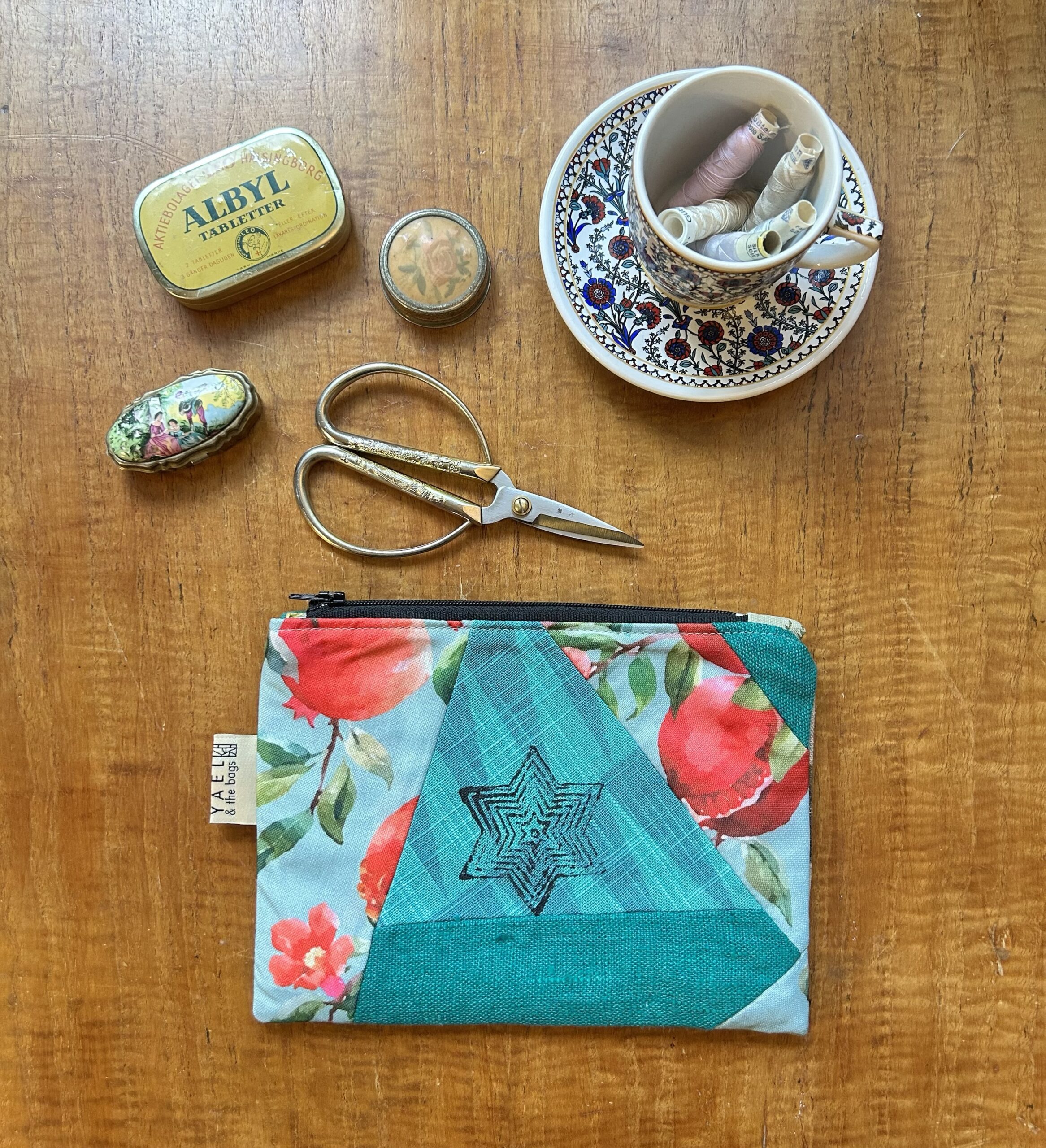 Sara - Pomegranate block printed green