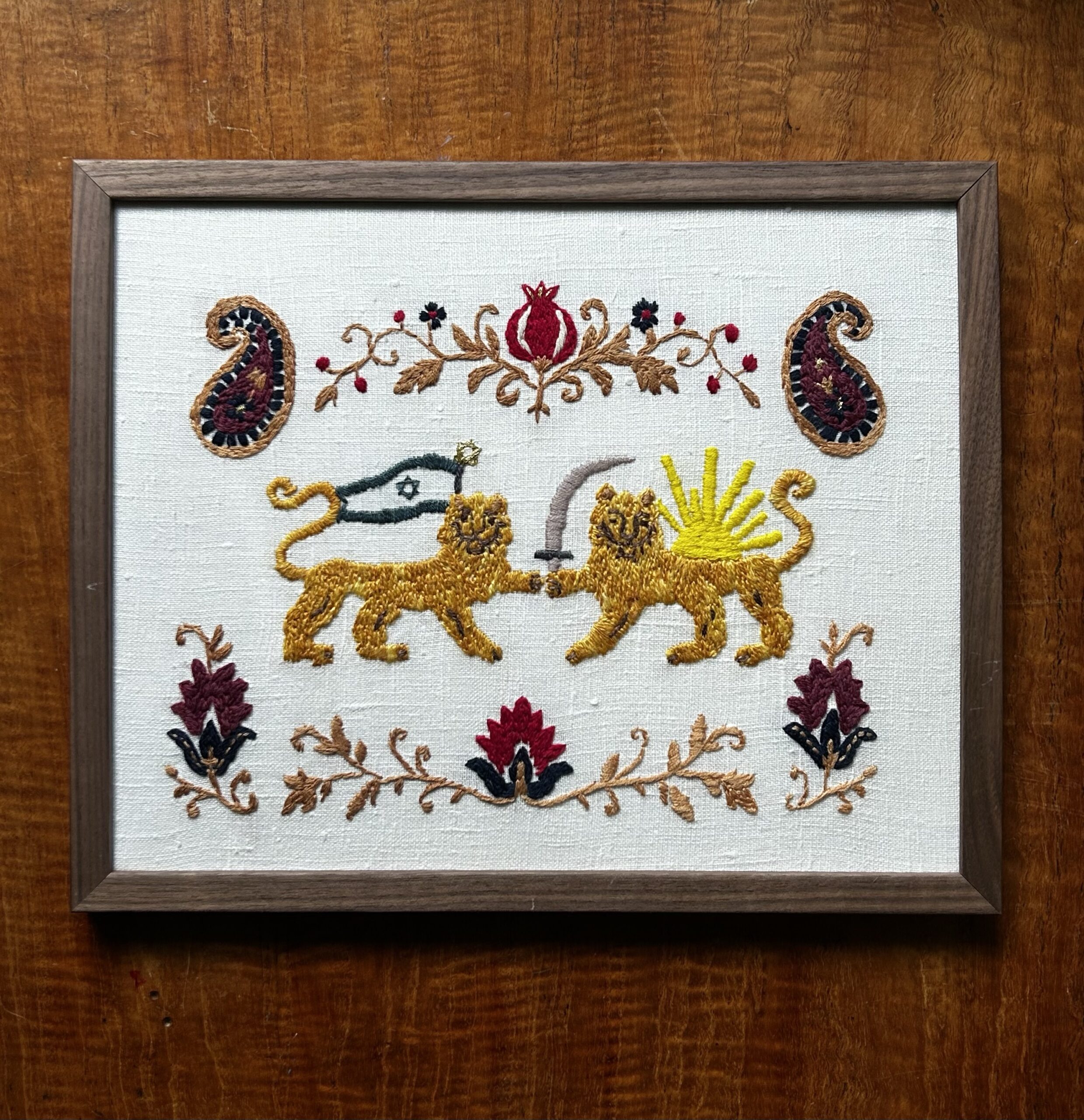 Lejonen av Judah och Persien - inramat originalbroderi